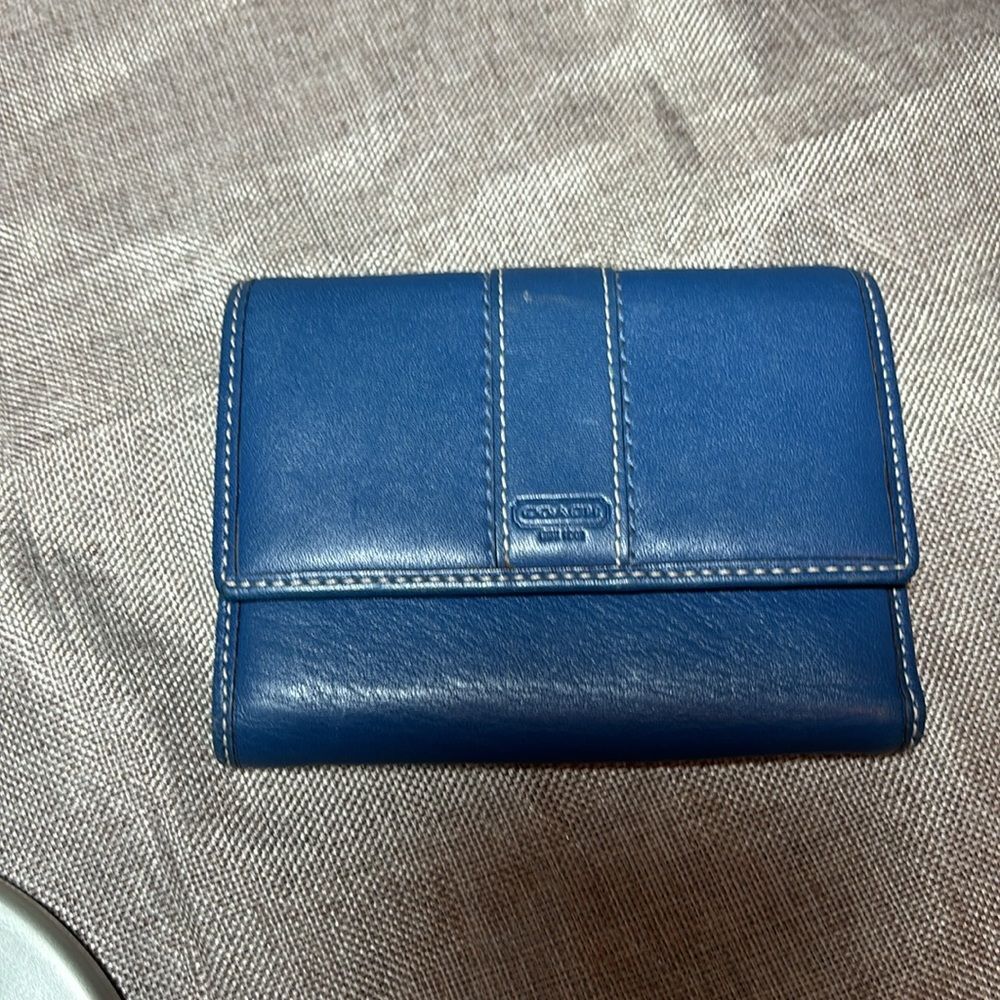 COACH Trifold Small Wallet Credit Card Holder - Picture 2 of 7
